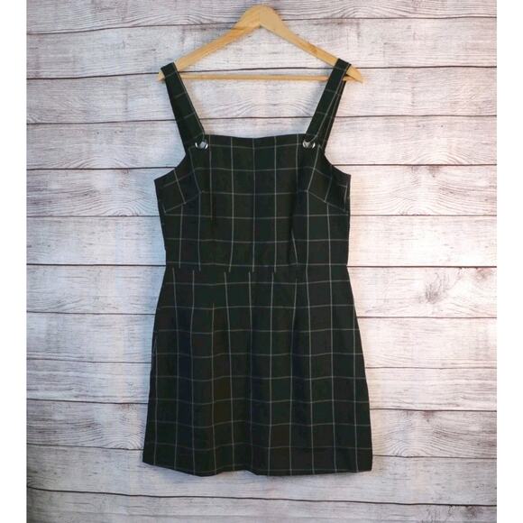 Kingston grey Dresses & Skirts - Kingston Grey Large Black Plaid Dress